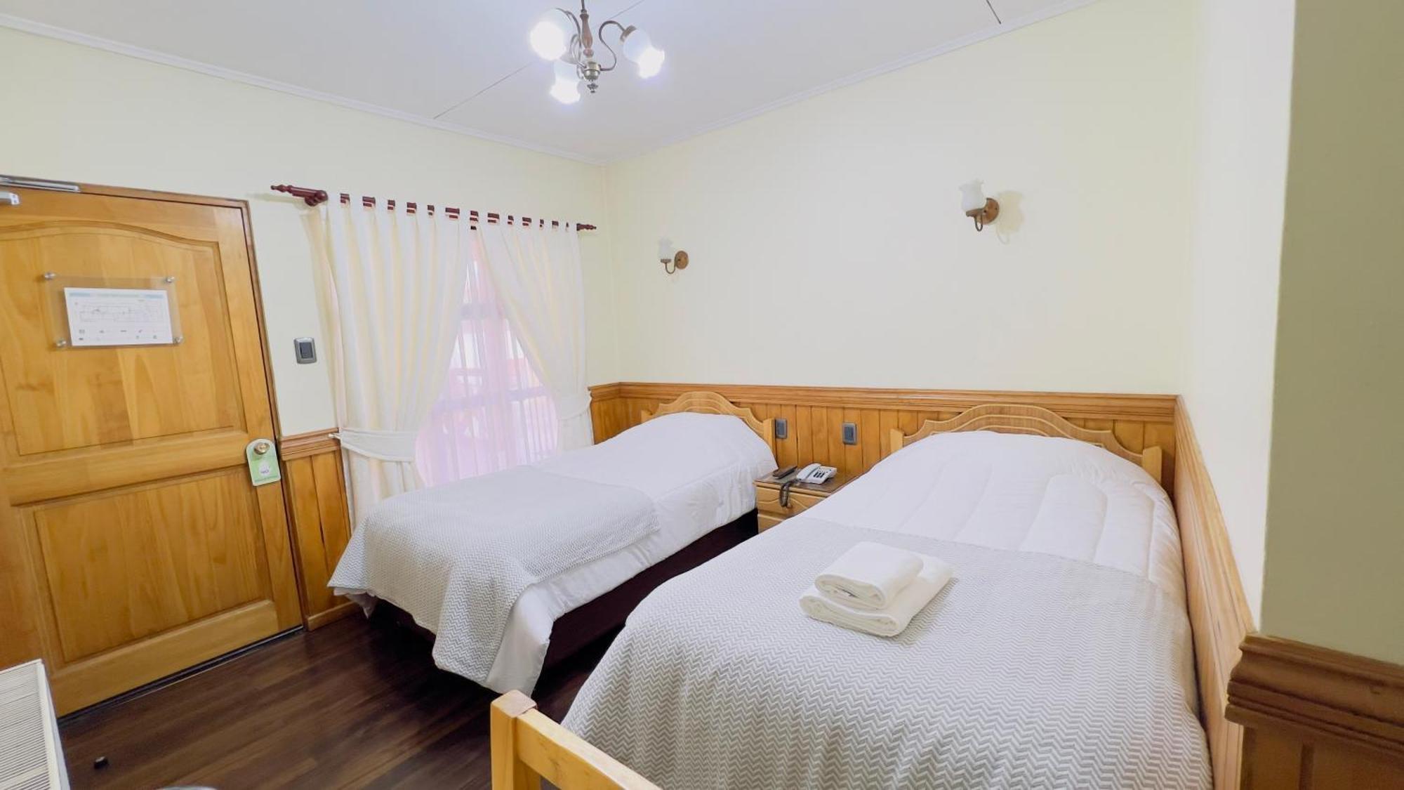Hostal Loreto Belen Puerto Natales Exterior photo