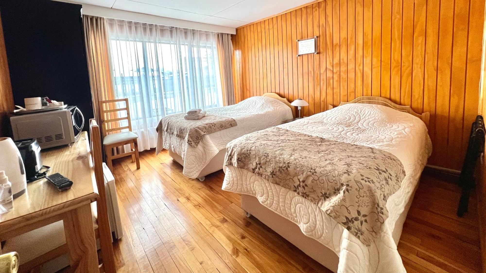 Hostal Loreto Belen Puerto Natales Exterior photo